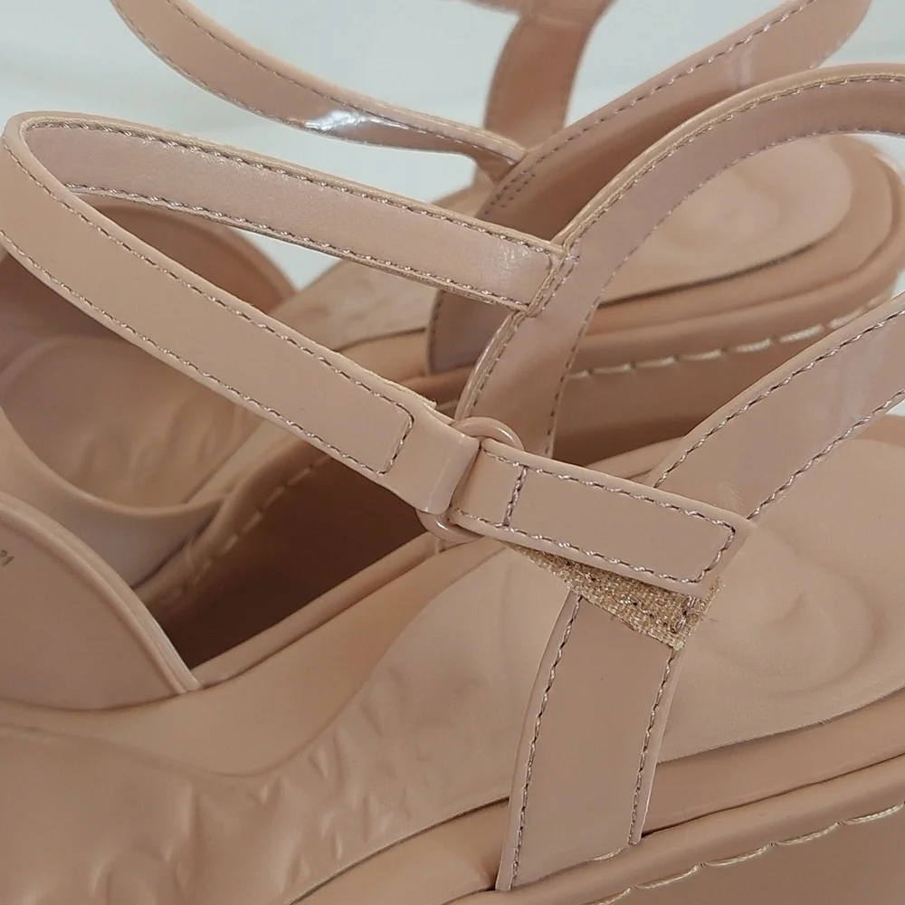 Olivia Miller Women's Size 9 Wedge Sandals Shoes Magnetic Tan